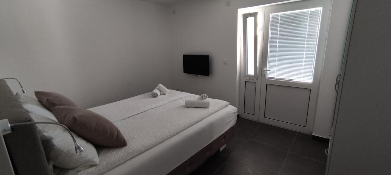 Zoran Apartments 스베티스테판 외부 사진