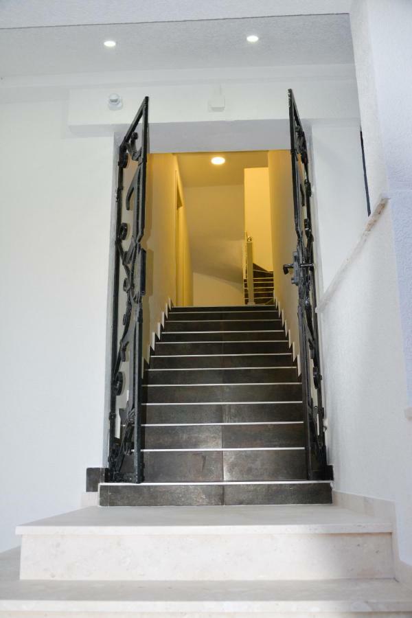 Zoran Apartments 스베티스테판 외부 사진